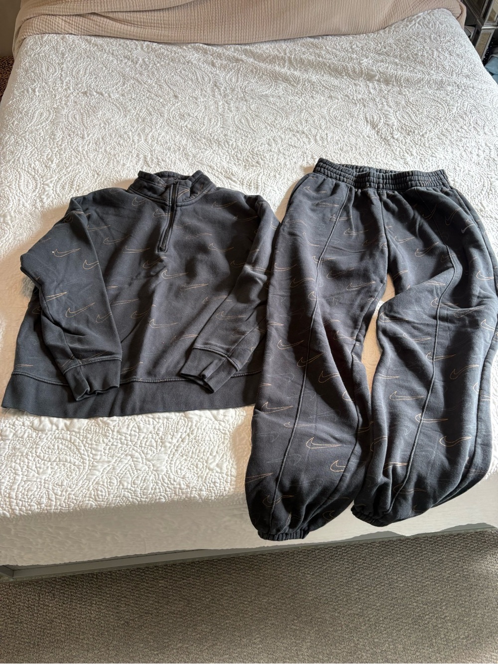 Nike women’s Black Swoosh Jogger Set – Quarter-Zip Sweatshirt & Pants